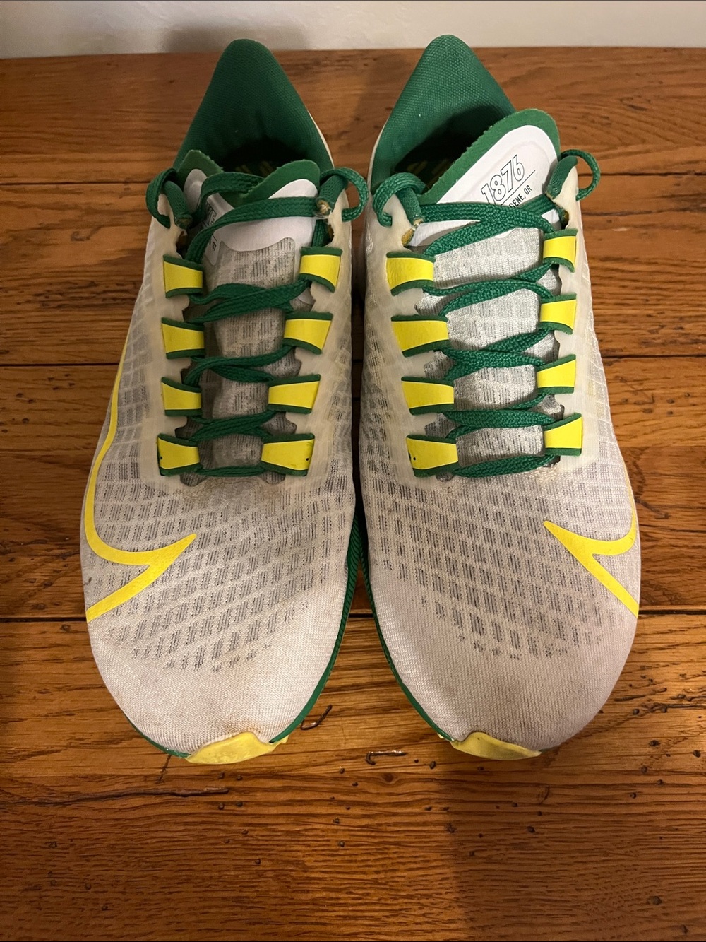 Nike Womens’s Air Pegasus Oregon Ducks. 7.5